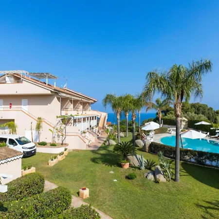 Appartamento For Couples In With Pool